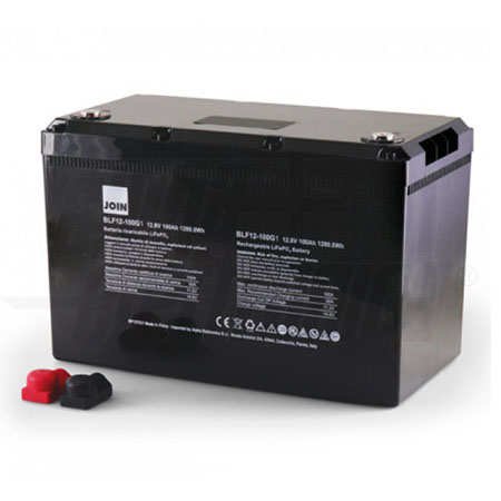 BMS è una batteria che include un sistema di gestione elettronico progettato per</br> proteggere la batteria e migliorarne le prestazioni. Il BMS svolge diverse </br>funzioni importanti, tra cui: Sovratensione, Sottotensione, Sovraccorrente, </br>Surriscaldamento, Bilanciamento delle celle, Ottimizzazione della carica, </br>Diagnosi.</br>Capacità: 100Ah</br>Tensione: 12,6V</br>Tecnologia: LiFePO4</br>Dimensioni: 330mm x 177mm x 214mm</br>Connessioni: a vite M8</br>Peso: 10.5Kg</br>