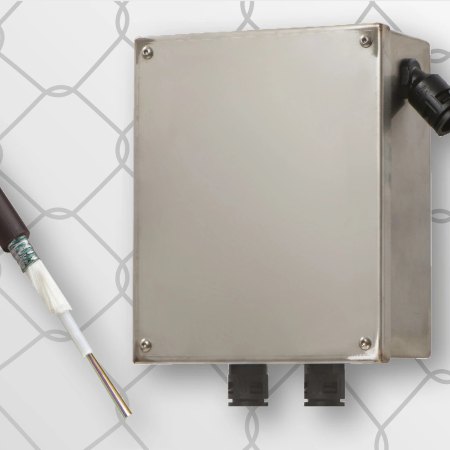 Unità di elaborazione per fibra ottica 1 zona fino a 1km comprensivo di box in </br>metallo IP65 e alimentatore 1,5A con 13,8Vdc.</br>