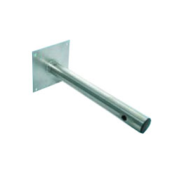 Staffa a muro in acciaio Inox lunghezza 45cm, diametro 40 mm base quadrata </br>12,5x12,5 cm, preforata per passaggio interno dei cavi, per protezioni parallele</br> a facciate.</br></br>
