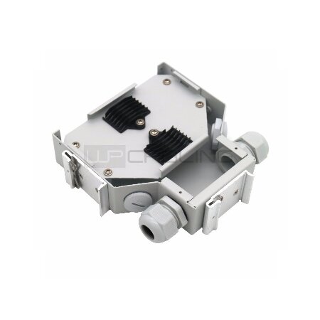 BOX OTTICO SU GUIDA DIN CON 2 PANNELLI FRONTALI 6SC SIMPLEX/LC DUPLEX E 6SC </br>DUPLEX, SENZA ADATTATORI, GRIGIO RAL 7035</br></br>I pannelli di permutazione industriali per fibra ottica per montaggio su guida </br>DIN sono progettati per la giunzione di terminazione o fusione delle fibre. Il </br>patch panel in fibra è costruito in alluminio anodizzato di alta qualità che lo </br>rende leggero e di dimensioni compatte. Caratteristiche progettate per </br>risparmiare spazio specialmente quando viene montato all'interno di armadi o con</br> altre apparecchiature su guida DIN. Ingresso del cavo dalla parte inferiore o </br>superiore con stringicavo, e doppio aggancio DIN.</br></br>Il patch panel in fibra ottica montabile su guida DIN risolve molti problemi </br>agli installatori che hanno dovuto affrontare tentando di adattare un pannello </br>patch in fibra ottica convenzionale a quadri elettrici, di controllo, SCADA e / </br>o industriali. Le dimensioni compatte del pannello patch su guida DIN consentono</br> di risparmiare spazio, soprattutto quando è montato all'interno di armadi con </br>altre apparecchiature a montaggio su guida DIN. Questa soluzione mantiene basso </br>il costo del cablaggio e minimizza la lunghezza dei cavi nell'armadio.</br></br>Il patch panel in fibra può essere caricato con adattatori SC duplex /simplex o </br>LC duplex. Il patch panel in fibra completamente caricato supporta fino a 12 </br>fibre.</br></br>- Alluminio, verniciatura elettrostatica</br>- Adatto per adattatori diversi: SC sx / dx, LC dx</br>- 2 porte di entrata / uscita cavo