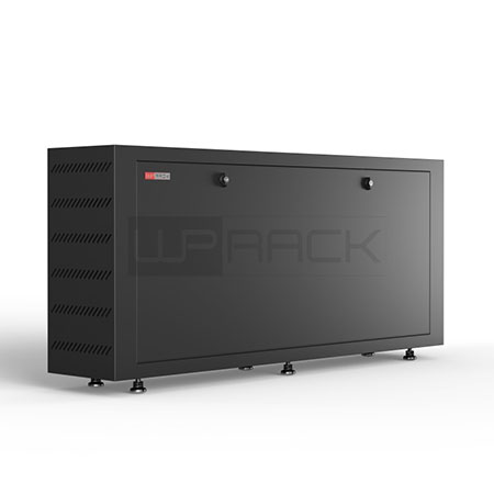 L'innovativa serie RNS di armadi rack SMART per posa a pavimento risolve il </br>problema di ingombro degli armadi rack tradizionali. Con la profondità di appena</br> 25 cm e i 53 cm di altezza possono essere installati nei corridoi o nei giri </br>scale degli edifici integrandoli con l'arredamento.</br>Internamente è diviso in due sezioni:</br>- 9 unità orizzontali nella parte sinistra per gestire il cablaggio.</br>- 7 unità orizzontali nella parte destra e 3 unità verticali su montanti </br>estraibili che permettono l'installazione di periferiche profonde fino a 40 cm </br>(l'utilizzo dei montanti verticali preclude l'utilizzo di quelli orizzontali e </br>viceversa).</br>In più una unità nella parte centrale per installare PDU, patch panel o </br>accessori guida cavi.</br>Sono inoltre comprese 2 staffe a L fisse da 3 unità per installare periferiche </br>verticalmente sui montanti frontali</br>La porta in acciaio con doppia serratura, la struttura in solido acciaio da 2 mm</br> e i 6 piedi di livellamento fanno di questa serie SMART la soluzione chiavi in </br>mano per la vostra installazione.</br>Inoltre la possibilità di scegliere se acquistarli di colore grigio o nero </br>permette di abbinarli meglio all'arredamento.</br>- Struttura portante in solido acciaio da 2 mm, pannelli in acciaio da 1,5 mm</br>- Porta in acciaio con doppia serratura con chiave</br>- Ingresso cavi sulla parte posteriore e sul fondo</br>- Capacità di carico fino a 200 Kg</br>- I 2 montanti della sezione di sinistra sono regolabili in profondità</br>- I due montanti estraibili sono montati su guide con cuscinetti a sfera ed </br>hanno una portata di 30 Kg</br>- Una mensola profonda 20 cm compresa</br>- Due staffe adattatori da 3 unità 19" orizzontali/verticali per installare </br>periferiche verticalmente</br>- Completo di sei piedi di livellamento</br>- Dimensioni LxPxA: 1236x250x530 mm</br>- Peso: 33,5 Kg</br>- 20 set di viti inclusi (viti  dadi a gabbia)</br>- Colore: nero, RAL 9005</br>- Unita': 9  1  7 orizzontali o 3 verticali</br>- Grado di protezione IP 20</br></br>