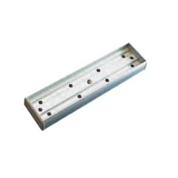 Serie di staffe per il fissaggio di fermi elettromagnetici di potenza. Sono </br>disponibili staffe a "L", staffe a "U" e staffe a "Z" per il fissaggio di </br>elettromagneti da 300kg e 500kg materiale: alluminio anodizzato. Utilizzabili </br>per il fissaggio su superfici verticali del telaio porta, su vetri con spessore </br>da 10 a 14mm, sull'esterno del vano della porta. 300-K-BASE 500-K-BASE 300-K-ST</br>