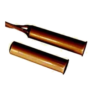 Contatto magnetico in termoplastico marrone per montaggio ad incasso negli </br>infissi. Adatto per il montaggio su infissi di alluminio, legno, PVC e in genere</br> infissi di materiale non ferromagnetico (il montaggio su infissi in ferro </br>riduce sensibilmente la distanza di intervento). L'ampia distanza di intervento </br>ne permette l'installazione anche su infissi con elevate tolleranze o giochi. </br>Viene montato a pressione in un foro di 8 mm di diametro. La parte reed contiene</br> una ampolla reed incapsulata ermeticamente con resina poliuretanica insieme ad </br>un loop di tamper per ridurre le possibilità di effrazione. Disponibile versione</br> con contatto NC, con contatto NC-NA (in scambio) e con cavo di diverse </br>lunghezze. La connessione è a 4 fili (2 fili contatto NC con magnete vicino e 2 </br>fili per tamper) o a 5 fili nel caso di ampolla in scambio (3 fili contatti </br>ampolla  2 fili per tamper). Disponibile nei colori bianco e marrone. Con </br>l'apposito kit, a richiesta, è possibile l'installazione a vista e con la </br>piastrina 418 è possibile l'installazione su infissi in ferro.</br>
