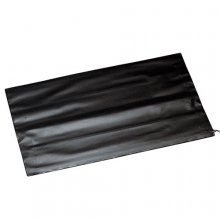 Tappeto sensibile al calpestio che, grazie al ridottissimo spessore, è </br>inseribile sotto tappeti, passatoie, moquette, ecc. E' realizzato con un </br>collegamento di listelli in acciaio temperato e stagnato separati tra loro da un</br> sottile strato di isolante. Quando il tappeto rileva una pressione localizzata </br>maggiore di 1,5 kg chiude il contatto in uscita. Connessioni a filo. Disponibile</br> in diverse misure. Il codice 482 è fornito in rotoli di 5 m di lunghezza e può </br>essere tagliato alla lunghezza necessaria.</br>