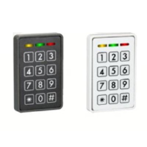 Tastiera CP1200 con lettore di prossimità Emarine 125KHz e uscita Wiegand 26 bit</br> - controllo esterno di LED e buzzer</br>- fissaggio a muro</br>- distanza di lettura 5/10cm.</br>- dimensioni 50(L) x 76(A) x 8(P) mm</br>- compatibile con carte 460115 e FOB chip EM</br>- protezione IP67</br>- colore nero (disponibile anche in bianco)</br>- alimentazione 12VD</br>