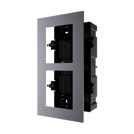 Accessorio per postazione da esterno modulare, montaggio a incasso. Include 1 </br>cornice e 1 pannello frontale per 2 modulo.</br>