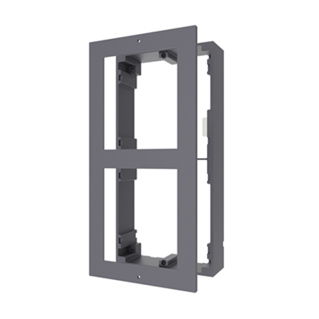 Accessorio per postazione da esterno modulare, montaggio a parete. Include 1 </br>cornice e 1 pannello frontale per 2 moduli.</br>