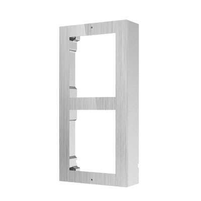 Accessorio per postazione da esterno modulare, montaggio a parete. Include 1 </br>cornice e 1 pannello frontale per 2 moduli.</br>