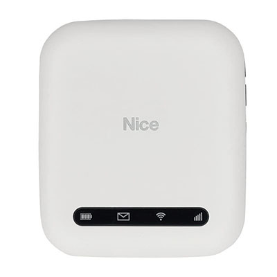 Router mobile 3G/4G con alimentazione USB. Consente di collegare gli hub Yubii </br>Home o Home Center 3 Lite a una fonte di alimentazione di backup, se installata </br>una scheda SIM, a una connessione internet Wifi aggiuntiva .</br>