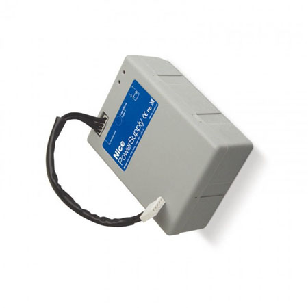 Batteria 24 V con caricabatterie integrato.</br>