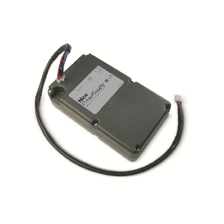 Batteria 24 V con caricabatterie integrato.</br>