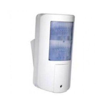 Beyond DT, antiaccecamento, 2 PIR e 2 MW in banda K, RISCO Bus o relè.</br></br>Il rivelatore Beyond DT è disponibile in versione filare e rappresenta, col suo </br>nuovo ed elegante design, l'ultima generazione nella gamma dei riveltori da </br>esterno. La capacità di rivelazione avanzata è la perfetta opzione sia per case </br>residenziali, che per siti remoti o industriali.</br></br>Il modello filare può essere installato utilizzando RISCO Bus per </br>un'installazione semplificata e supporta la gestione da remoto.</br></br>La Doppia Tecnologia (DT) offre performance avanzate, discriminazione degli </br>animali domestici  (VPT) e minimizzazione dei falsi allarmi.</br></br>Il Grado di protezione IP54 garantisce il funzionamento ottimale anche in </br>presenza di agenti atmosferici esterni.</br></br>Beyond è oggi rinnovato anche nella sua flessibilità:</br></br>Installativa: può essere installato da 1,8m a 2,7 m di altezza</br></br>Della portata: può essere regolata da un minimo di 5m a un massimo di 12 m</br></br>Specifiche Tecniche</br></br>Copertura: 12m, 90°</br>Altezza di installazione: tipica 2.2m</br>Microonda: 2 canali, in Banda K</br>PIR: 2 doppi elementi, con 2 ottiche separate</br>Anti Mascheramento: Infrarosso Attivo</br>Resistenze EOL integrate: Triplo EOL</br>Contatti Uscite: 100mA, 24V, N.C Alarme, Tamper, e Guasto/AM</br>Immunità animali: fino a 50cm di altezza</br>Tensione di funzionamento: 9  16VDC</br>Immunità RF : 10MHz a 3GHz conforme a EN50130 4</br>Protezione Ambientale: IP54</br>Dimensioni (AxLxP): 167x88x106mm</br>Immunità alla luce solare diretta</br>Algoritmi Avanzati per la rilevazione da esterno: Sway Recognition, Digital </br>Correlation</br></br>