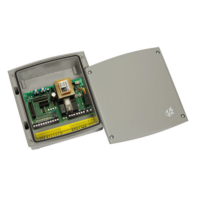Centrale di comando analogica 230V per serrande avvolgibili,tapparelle e tende </br>da sole</br>CARATTERISTICHE	UNITÀ	12C030</br>Alimentazione	V / Hz	 230 - 50</br>Carico massimo motori	W	 700</br>Temperatura di esercizio	°C	 -20  60</br>Dimensioni	mm	 41x127x24</br>Peso motore	Kg	 1</br>Grado di protezione	IP	 55</br></br>